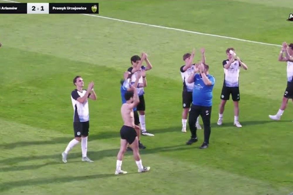 Skrót meczu KS Arłamów - Promyk Urzejowice 2-1 (fot. YouTube / Meczing TV)