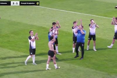 Skrót meczu KS Arłamów - Promyk Urzejowice 2-1 (fot. YouTube / Meczing TV)