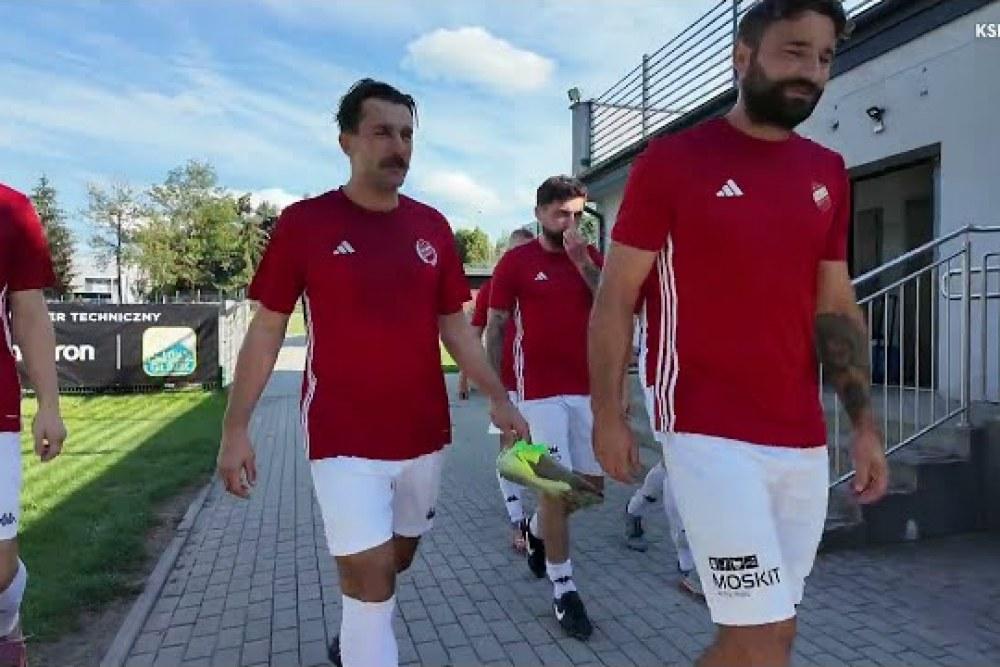 Skrót meczu Glinik Gorlice - Beskid Andrychów 0-0 (fot. YouTube / KSB INFO)