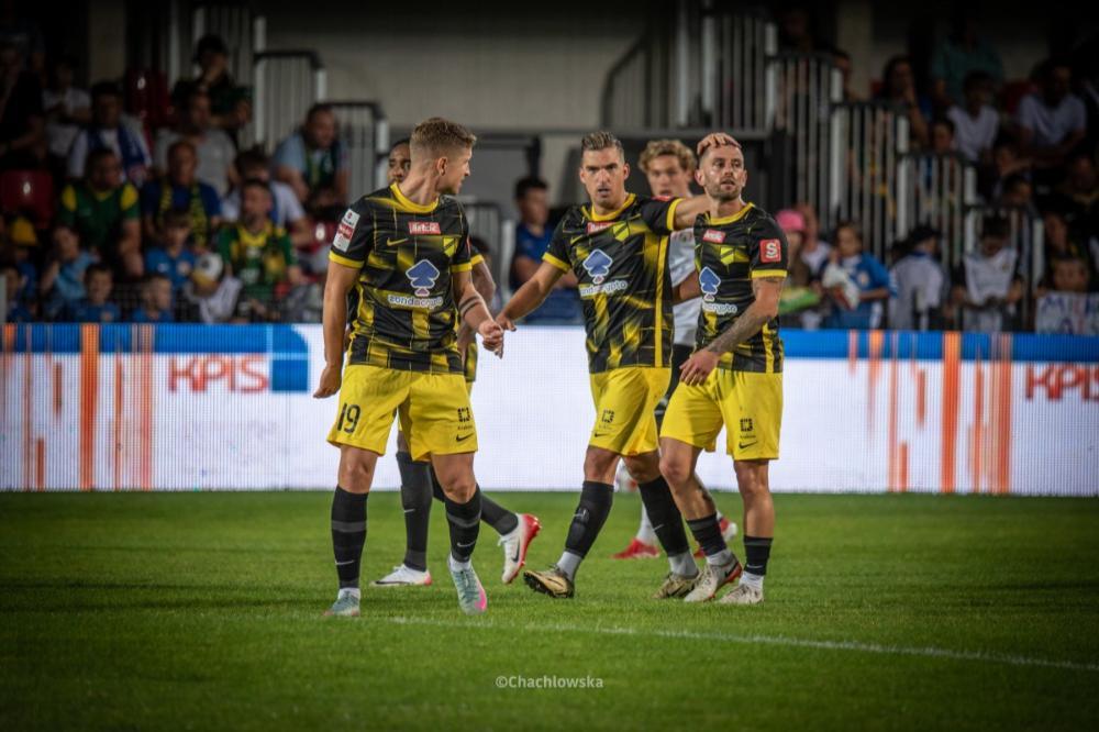 Wieczysta Krakó finalizuje kolejny transfer (fot. @Chachlowska/ Wieczysta Kraków)