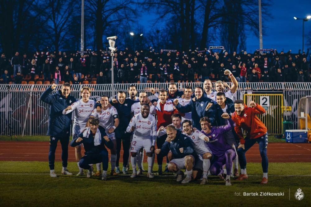 Wisła Kraków pokonała na wyjeździe Chrobrego Głogów (fot. Bartek Ziółkowski)