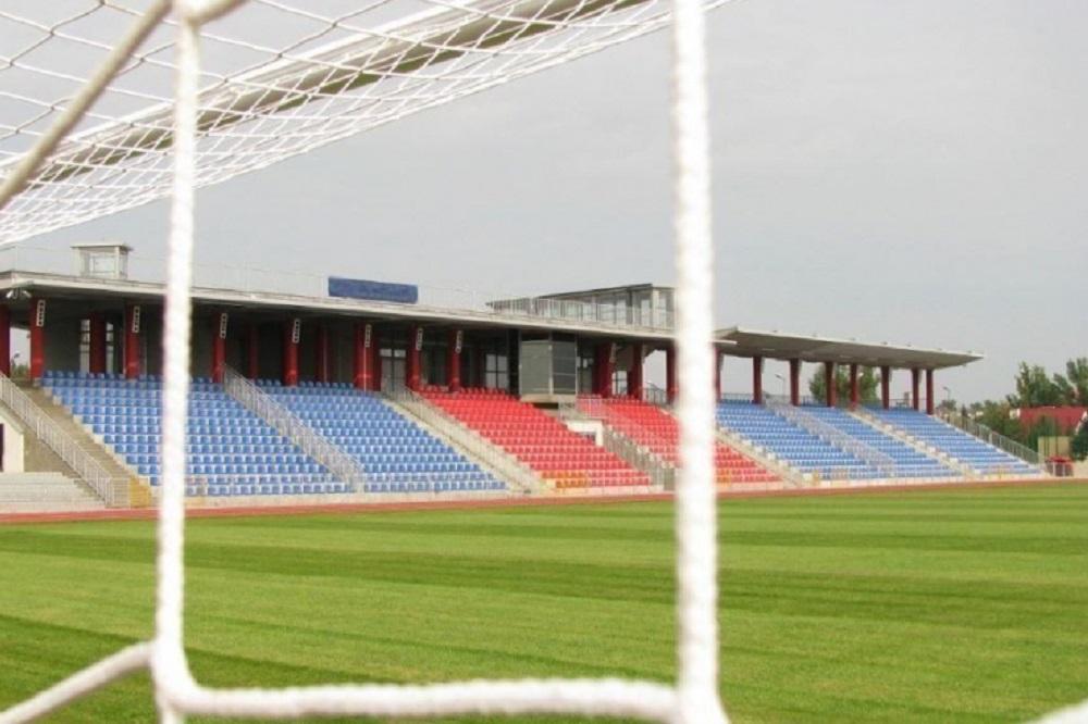 Czy na stadionie w Sandomierzy wciąż będą rozgrywane mecze w 3 lidze? (fot. Wisła Sandomierz)