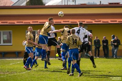 Wisłok Wiśniowa odrobił straty w meczu z Piastem Tuczempy. Od 1-4 do 4-4