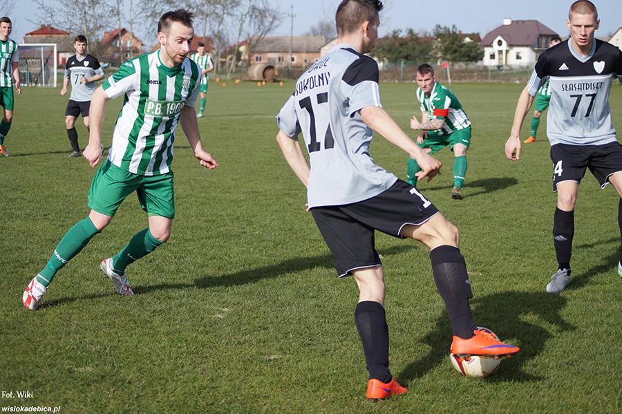 Sokół Sokolniki w ostatnim spotkaniu przegrał u siebie z Wisłoką Dębica 0-3 (fot. Wiki / wislokadebica.pl)