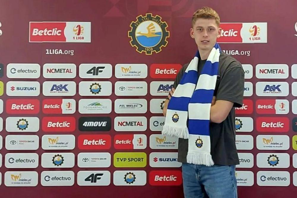 Michał Stala z profesjonalnym kontraktem w Stali Mielec (fot. FKS Stal Mielec)